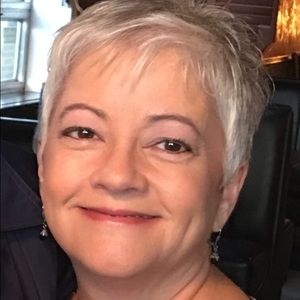 Meet your Posher, Leigh